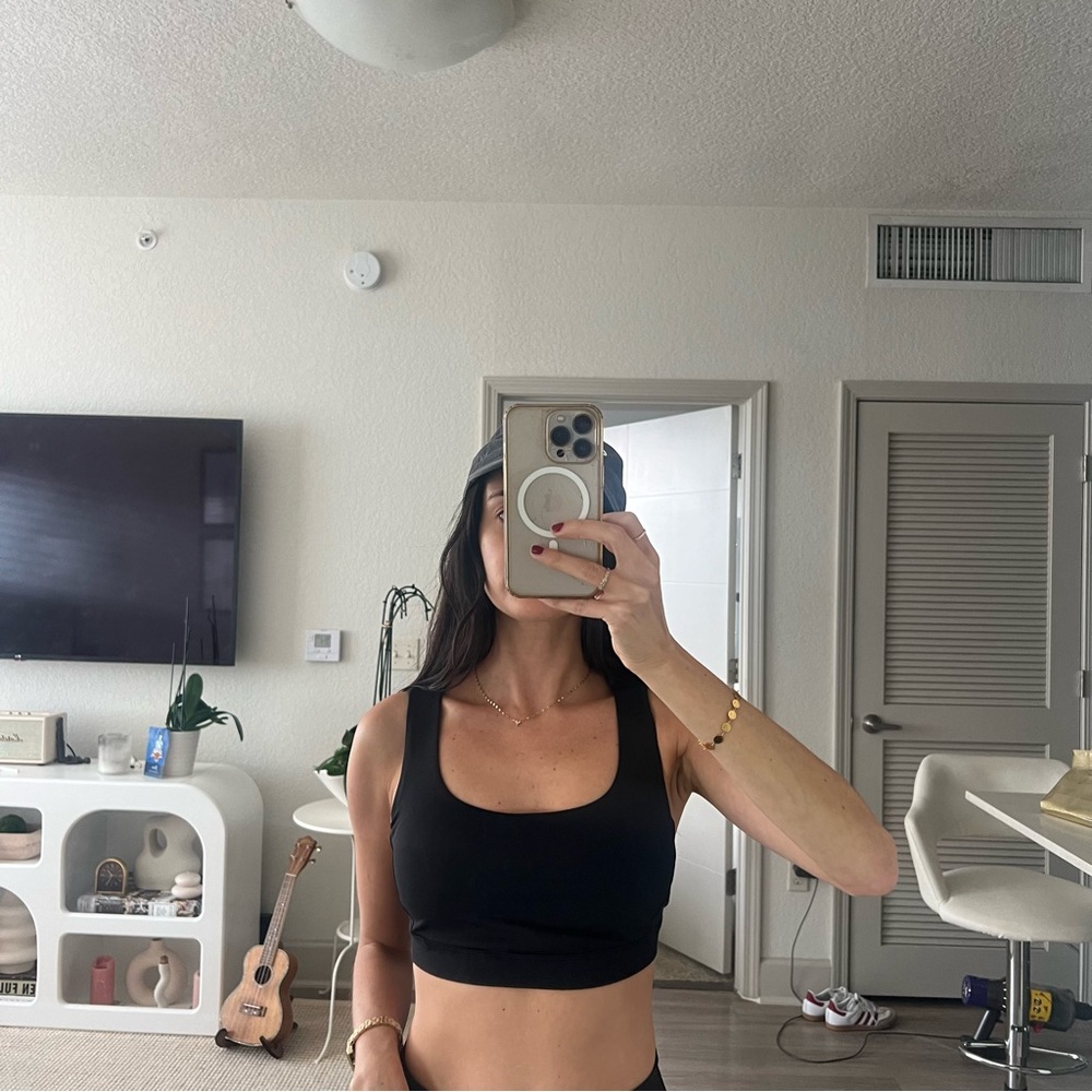 Lululemon bra size 6